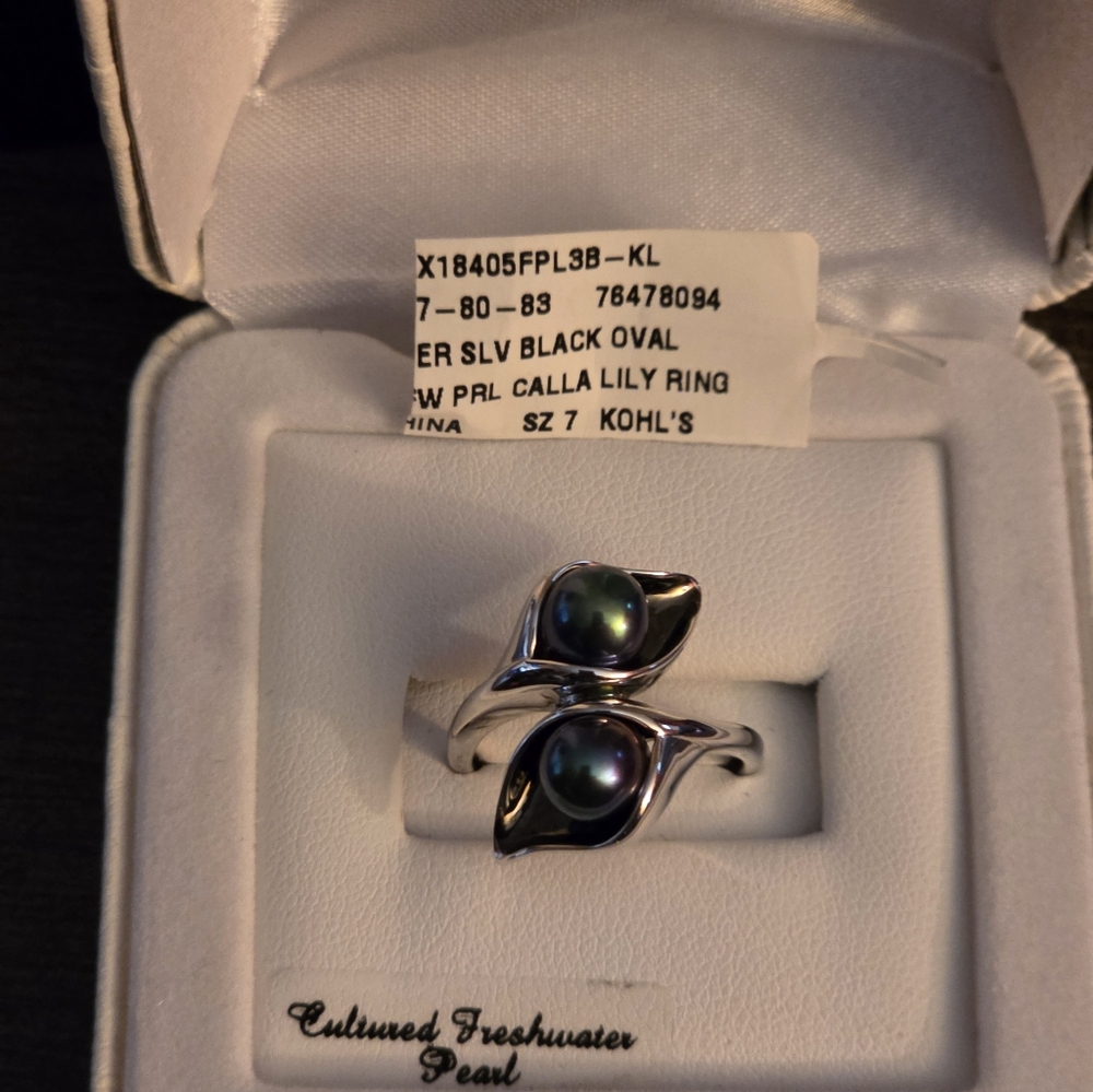 Kohl's Silver Ring with Black Pearl Accents